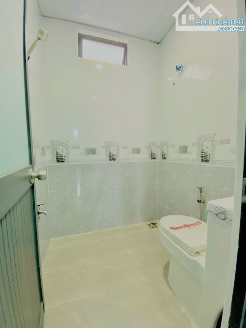 Bán nhà 1 trêt,1 gác lững đúc kiên cố,diện tích 70m2,giá bán 1 tỷ 650 triệu,có bơt - 11