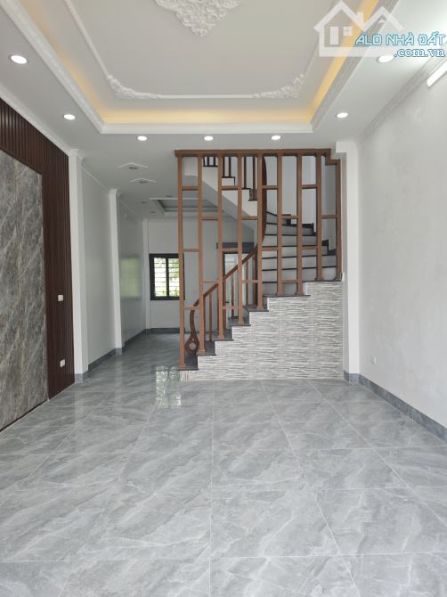 Bán nhà Đông Mỹ, Thanh Trì 50m2 x 4,5 tầng, ngõ ô tô, giá 5,4 tỷ - 1