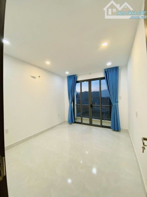 Bán Nhà TT Nhà Bè - Full Nội Thất - HXH - Gần Mặt Tiền Đường Chính - 1