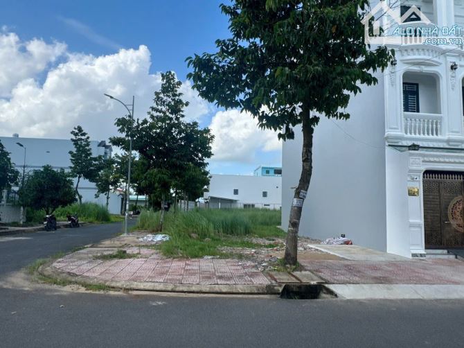BÁN NỀN GÓC SIÊU ĐẸP KHU DÂN CƯ NGÂN THUẬN, CMT8 - 1