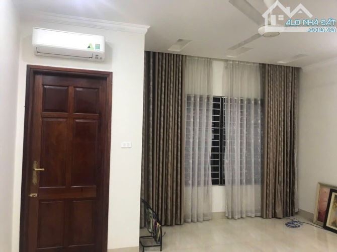 Cho thuê nhà Hoàng Quốc Việt – Cầu Giấy DT 65m x 5 tầng, ngõ 3 ôtô giá 21tr/th - 1