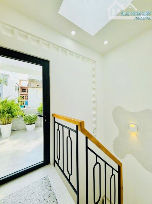Bán nhà 3 tầng đẹp, 3pn, Nguyễn Tư Giản, An Hội Tây, Gò Vấp chỉ 4 tỷ 9x TL - 1