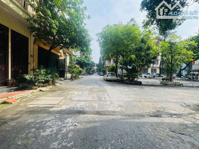 PHÂN LÔ ĐẠI KIM, LÔ GÓC, NGÕ THÔNG, GẦN HỒ, VỈA HÈ, THANG MÁY CHỜ, Ô TÔ TRÁNH, KINH DOANH - 1