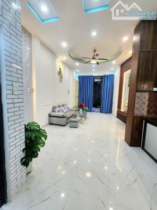 Bán nhà đường Bình Đức, Q.8, P.15. DT 129m2 (6x21.5m), 2 tầng, 2PN. Sổ đỏ chính chủ. Giá - 1