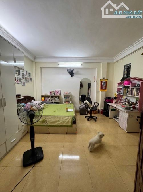 A Tùng chính chủ bán nhà 5 tầng Văn Quán, Hà Đông, 37m², gần ô tô, giá hơn 6 tỷ - 1
