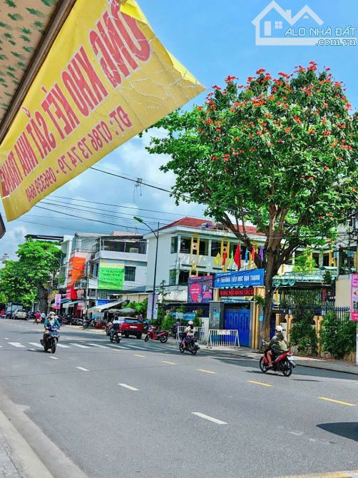 Nhà 3 tầng * 71 mv ngang 4.2m - Đường 2/4 kinh doanh tốt - Phường NHA TRANG, sổ hồng - 1
