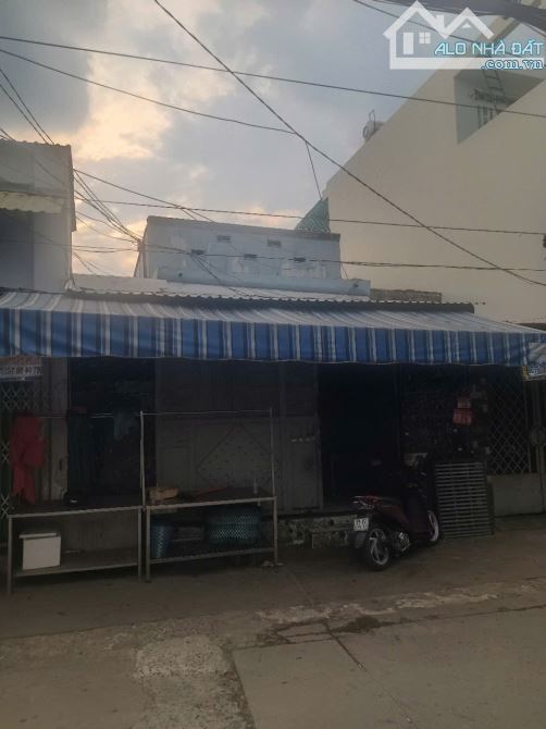 HOT-NHÀ CẤP 4 CHỦ CẦN BÁN GẤP-DT: 5,5Mx29M-CHƯA TỚI 65TR/M2-TRỤC ĐƯỜNG THỐNG NHẤT, P.14, G - 1