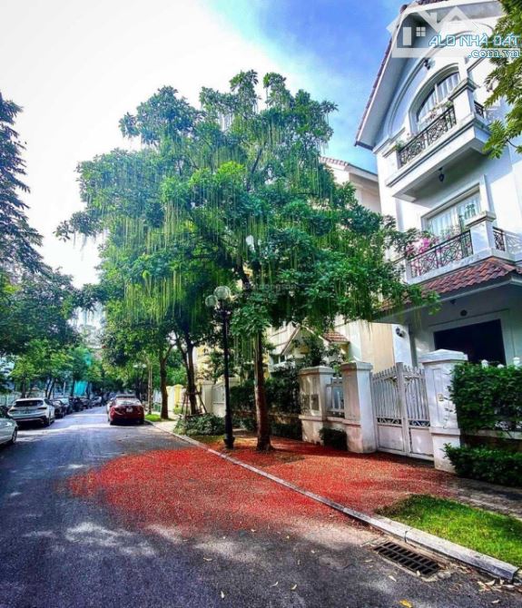 Bán biệt thự phố đường Nguyễn Cảnh Dị Quận Tân bình, DT: 13x 18m ( vuông vức ) giá 36,8 tỷ - 1
