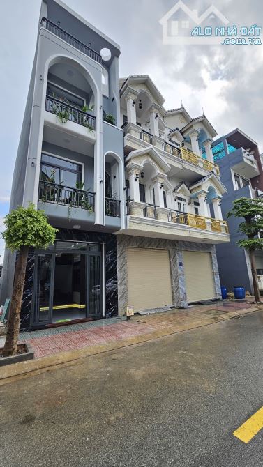 4,6Tỷ TL🔥Bán nhà 2 Lầu Hoàn Công gần ngã tư Miếu Ông Cù 500m, p.Bình Chuẩn, Tp.Thuận An - 1