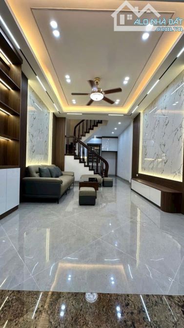 BÁN NHÀ KIM NGƯU, DT 40M x 4 TẦNG, NHỈNH 9 TỶ, NGAY GẦN PHỐ, TIỆN ÍCH ĐẦY ĐỦ, - 1