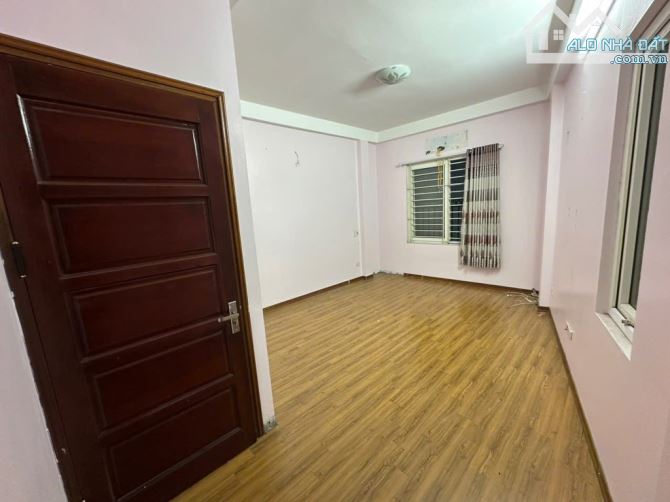 NHÀ ĐẸP NGỌC THỤY Ở NGAY -TRƯỚC NHÀ THOÁNG,SÁNG -MO RNING ĐỖ CUẨ - SỔ ĐẸP NỞ HẬU MT: 3,5 M - 1