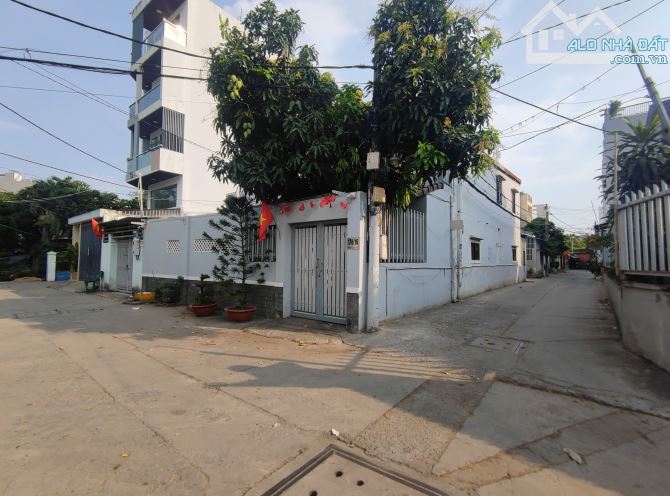 Nhà trệt, lửng, căn góc 2 mặt hẻm 5m đường DHT42, 9.5x20m, giá 10.98 tỷ - 1