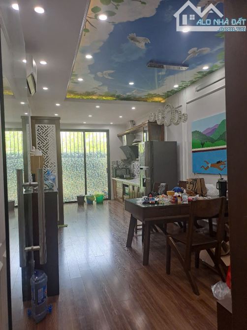 CHO THUÊ NHÀ PHÂN LÔ XUÂN LA, TÂY HỒ- DT 60M, 6T, 6 PN, GARA, XE 7 CHỖ TRONG NHÀ CHỈ 1000$ - 1