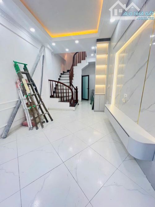 Tương Chúc, Ngũ Hiệp, DT: 30m, nhà 5 tầng, MT: 4.2m, oto7 chỗ thông, giá 4.8 tỷ - 1