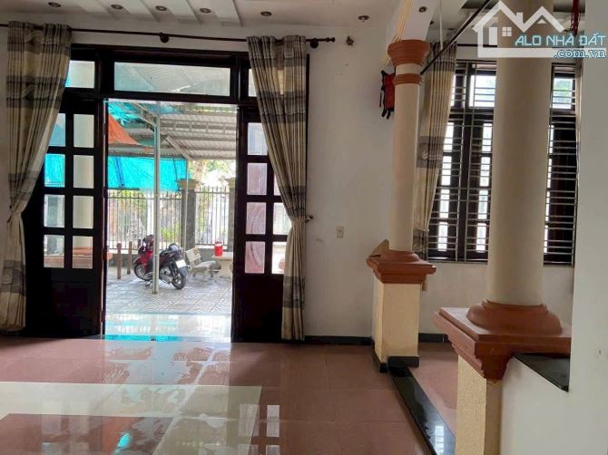 BIỆT THỰ SÂN VƯỜN 14X24 VỊ TRÍ ĐẮC ĐỊA GẦN PHAN VĂN HỚN VỪA Ở VỪA KINH DOANH - 1