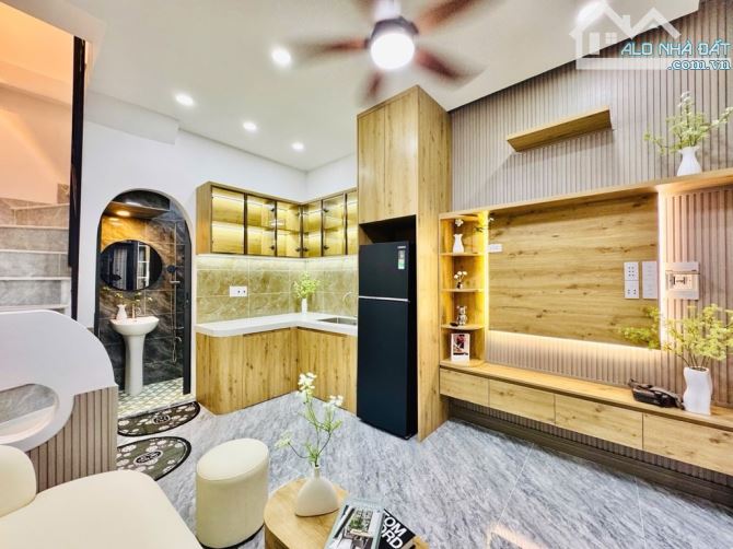 Bán nhà Huỳnh Văn Bánh Phú Nhuận, 4 tầng, full nội thất xịn sò, sổ vuông A4, chỉ 4.x tỷ - 1