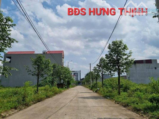 CC bán lô đất đẹp hướng Đông Nam đồng nhỏ Quang Châu. Giá rẻ 2,9 tỷ - 1