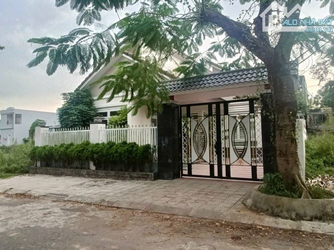 Bán biệt thự mái thái 288m2, đường 7,5m trên hòa ninh gần khu thương mại tự do - 1