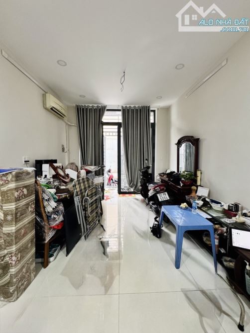 Nhà bán 3 tầng mới đẹp. 5 phòng ngủ, Trường Chinh gần chợ Võ Thành Trang, Tân Bình. - 1