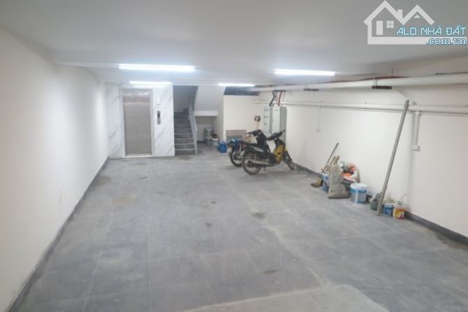 BÁN TÒA VĂN PHÒNG VÕ CHÍ CÔNG - LÔ GÓC 125M² MT 9M - Ô TÔ VÀO NHÀ, KINH DOANH - 2X TỶ - 1