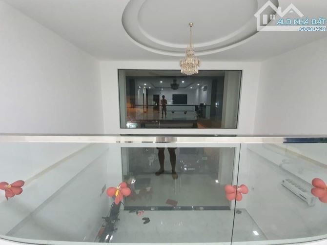 Bán nhà mặt đường số 6 P Bình Trưng Đông Quận 2 cũ gần ngay chợ Tân Lập (163m2) 23 tỷ - 12