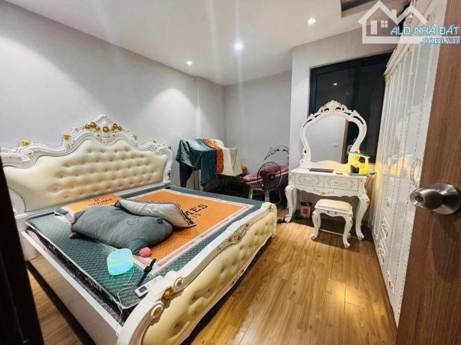 Bán nhà Đầm Hồng – 30m ra ô tô – 6PN – 2 mặt thoáng – thu nhập 30tr/tháng - 18