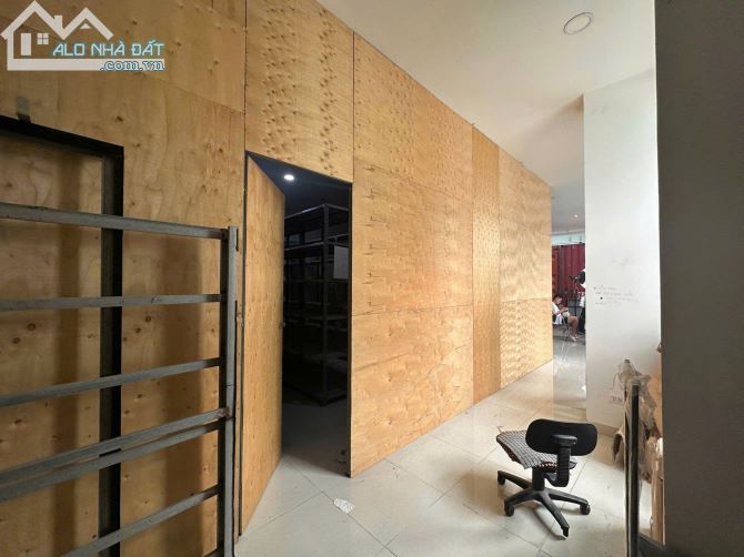 THÔNG TIN CHO THUÊ MẶT BẰNG KINH DOANH – CỬA HÀNG TẦNG 2 & 3 CENTER POINT CẦU GIẤY - 4