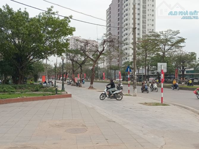 Bán mảnh đất Mặt Phố Tân Mai (Đường Vành đai 2.5 sắp hoàn thành )1170m2, MT 30m, Giá 90 Tỷ - 2