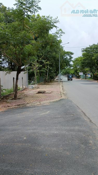 Bán 165m2 lô gốc đất mặt tiền kinh doanh gần trung tâm dạy lái xe An cư - 2
