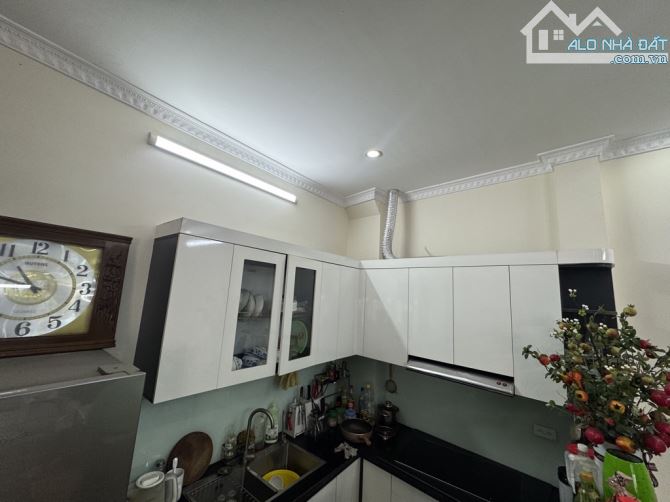 Bán nhà ĐẸP Gốc Đề Minh Khai -HBT ,dt 32m2 x5 tầng ngõ rộng - 2