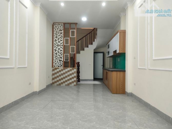 Hồ Tùng Mậu Cầu giấy gần phố chủ cần bán ngõ rộng sạch 5 tầng 36m chỉ 7.8 tỷ - 2