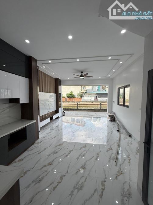Nhà 5 tầng, DT 45m, mặt hồ, đường trước nhà ô tô tránh, dân xây, thang máy Hoài Đức, Hà Nộ - 2