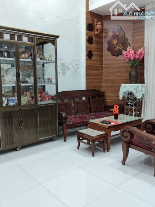 Bán nhà đường Cao Xuân Dục, Q.8, P.12. DT 132m2, 2 tầng, 8PN, Sổ Đỏ. Giá 7.4 tỷ. - 2