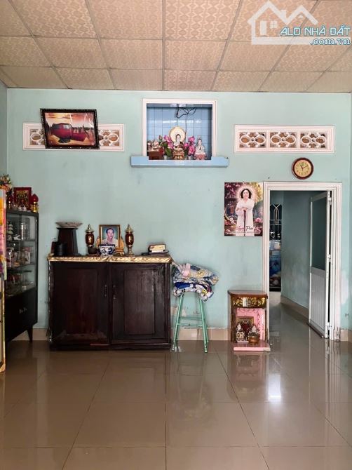 Nhà ngộp Hẻm Xe Hơi đường số 10 LINH XUÂN THỦ ĐỨC DT: 180m2 Giá 5.8 Tỷ - 2