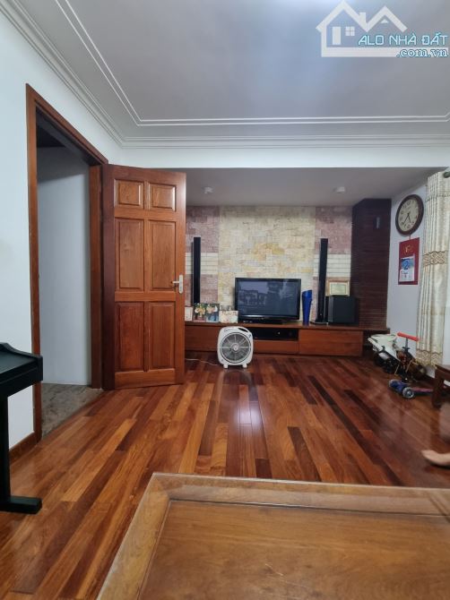 MẶT PHỐ ĐÀO TẤN. ĐẦU TƯ GIÁ TỐT, CHỦ NHÀ BÁN GẤP . DT 53M2, 5 TẦNG, MT 5.3M. GIÁ 36 TỶ - 2