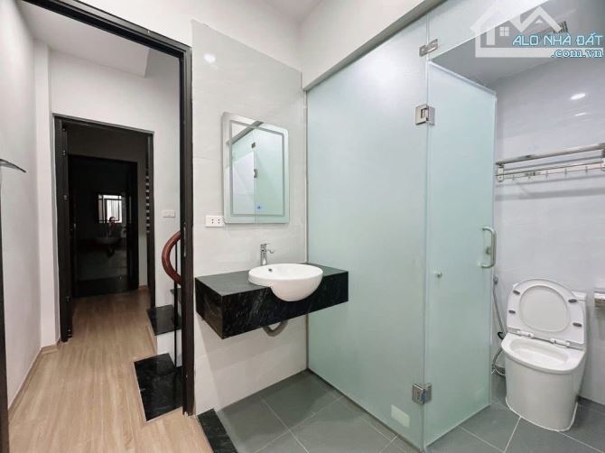 Bán nhà Bạch Mai 33m2, 4T, mt 3.3m mới đẹp, gần phố, ngõ thông, tặng nội thất. Giá 7.58 tỷ - 2