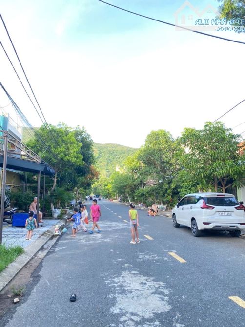 LÔ ĐẤT ĐẦU TUYẾN SƠN TRÀ - MẶT TIỀN ĐƯỜNG NGUYỄN LÂM - CÁCH BIỂN 300M - 2