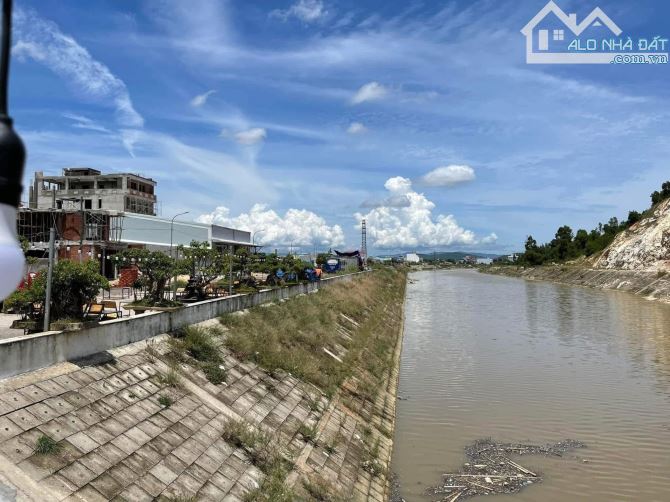 Bán lô đất mặt tiền LG 15 view sông long vân dt 185m2 giá 5ty200 - 2