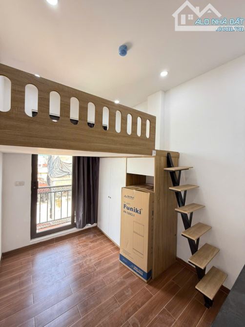 Cho Thuê CCMN 142 Quan Nhân Thanh Xuân 25m2 Studio Gác Xép Ban Công Thang Máy Giặt Riêng - 2