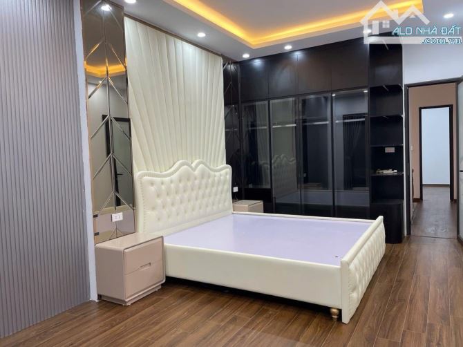 TRẦN CUNG CẦU GIẤY KHU PHÂN LÔ 65m 5 TẦNG  MT 6m Ô TÔ TRÁNH 3 THOÁNG GIÁ 18,5 TỶ - 2