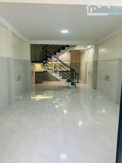 MẶT TIỀN LẠC LONG QUÂN - 5 TẦNG BTCT - 56M2 - 5PN - GIÁ 11.X TỶ - 2
