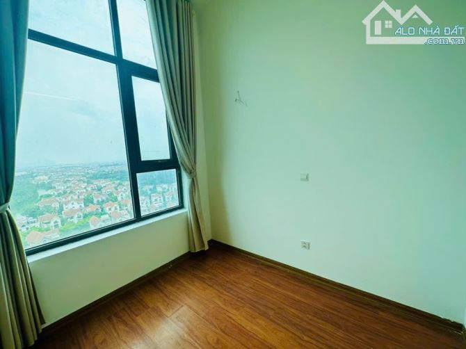 Cho thuê chung cư Valencia Việt Hưng, Long Biên . 3 ngủ và 2wc.  - - 2