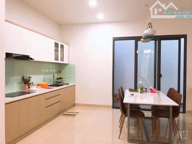 NHÀ ĐẸP MỚI TINH 3 TẦNG - THIẾT KẾ HIỆN ĐẠI - TĂNG NHƠN PHÚ A - 2
