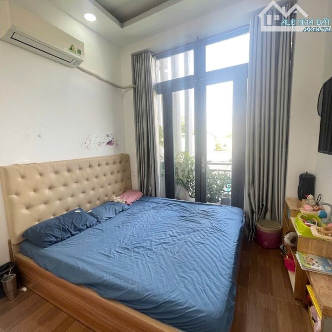 🏭 BÁN NHÀ GIÁ TỐT ,XE HƠI ĐỔ CỬA.(4,5x18)2TẦNG NGAY TRUNG TÂM THỊ TRẤN NHÀ BÈ CHỈ 3,95TỶ - 2