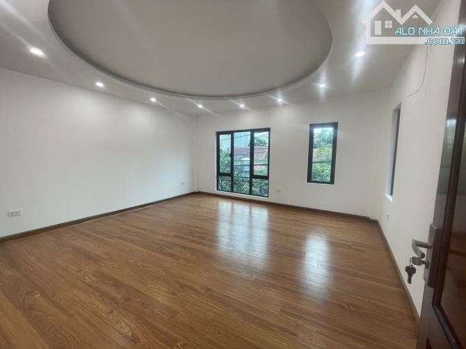 Bán Nhà Yên Vĩnh ô tô tránh kinh doanh 40m2 5 Tầng mặt tiền 4.4m ô chờ thang máy 7 tỷ 06 - 2