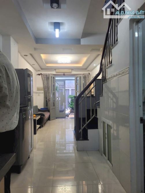 NAY BÁN - MAI ĐI MỸ  -  NHÀ KHU QH  PHÂN LÔ ĐỒNG BỘ ĐƯỜNG  6M LẠC LONG QUÂN, QUẬN 11, GIÁ - 2