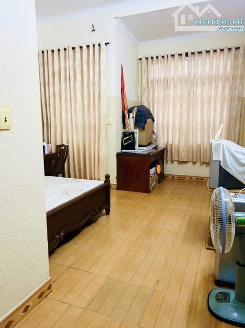 Cần Bán Nhà 1 Trệt 2 Lầu Hẻm Oto Trần Đồng 89M2 (4.5x19.7) - Giá: 7Tỷ400Triệu ( có bớt ) - 3