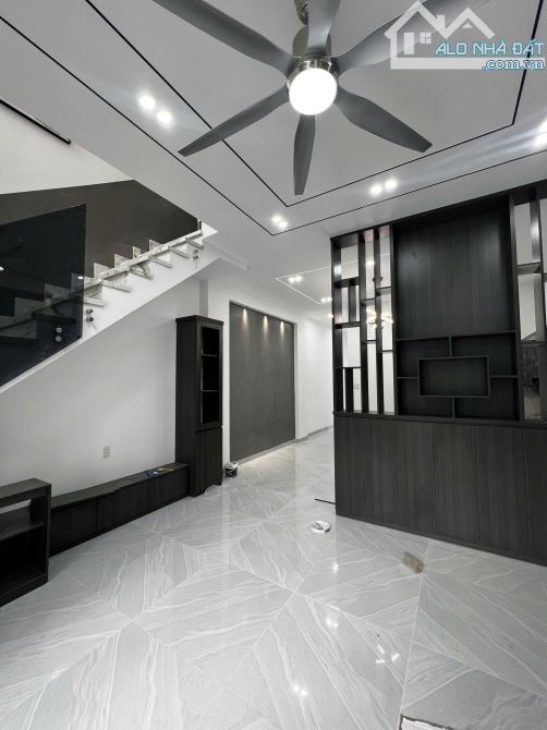 Chỉ 2.6 tỷ nhà shr 1tr 1 lầu 5x29 có hòan công.. Cách Giồng Lớn Mỹ Hạnh Nam Long An - 3