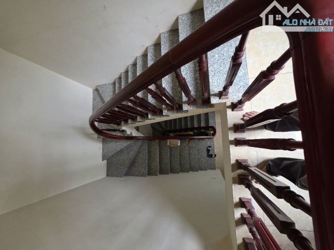 TRUNG TÂM THANH TRÌ, LÔ GÓC, SÁT Ô TÔ 4 TẦNG 35M2 5,6 TỶ - 3