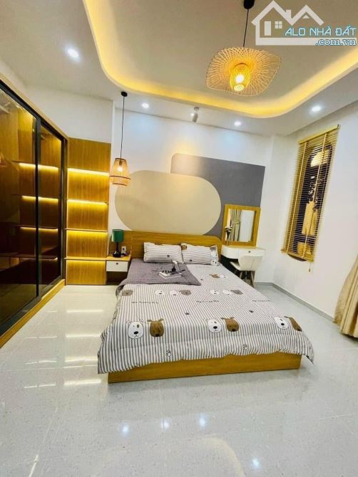 Nhà mặt đường 18M Mộ Lao, Hà Đông, Plô vỉa hè trục chính kinh doanh, 72m2*4T, M.tiền 4,5m - 3